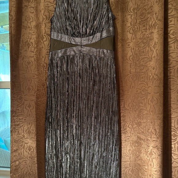 Black & Silver formal/cocktail long dress- Great condition size ladies Medium- - Picture 3 of 4